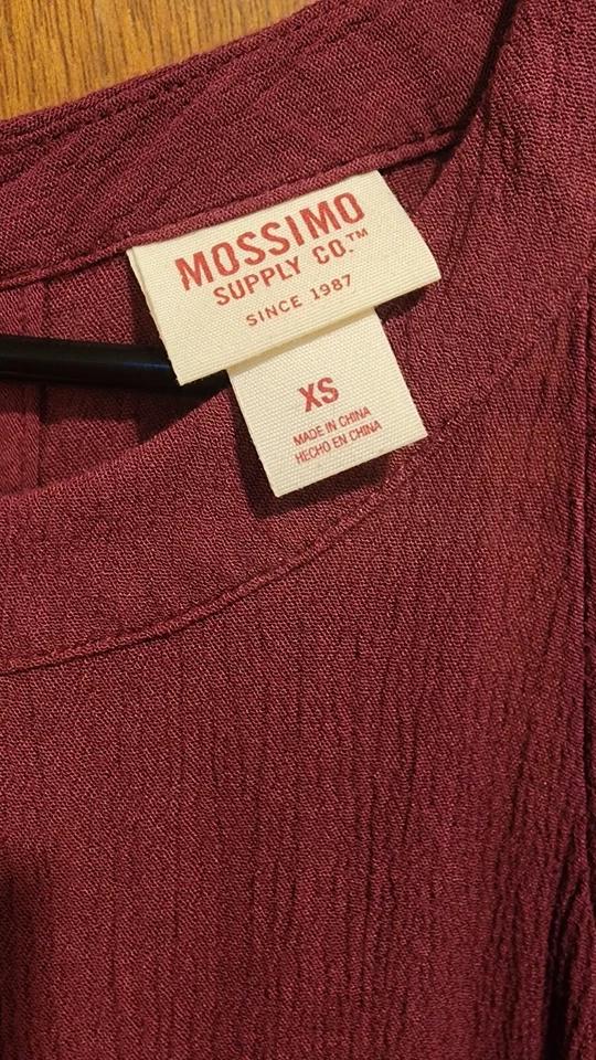 Romper Mossimo Supply Co. Feminino Tamanho Pequeno Borgonha Sem Mangas Bolsos Alvos - Imagem 3 de 4