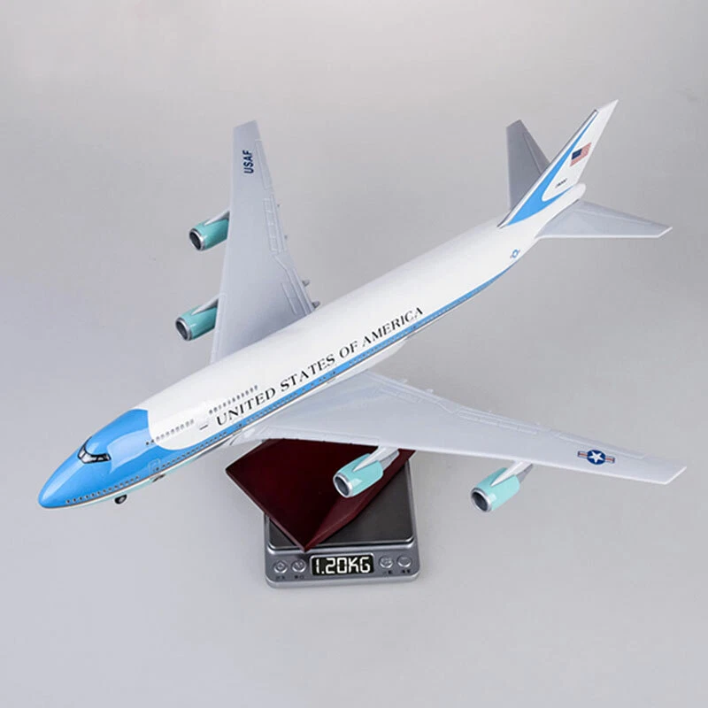 1/150 Diecast Airplane Toys Air Force One Airlines Model with Lights&Undercarria - Image 4 of 4