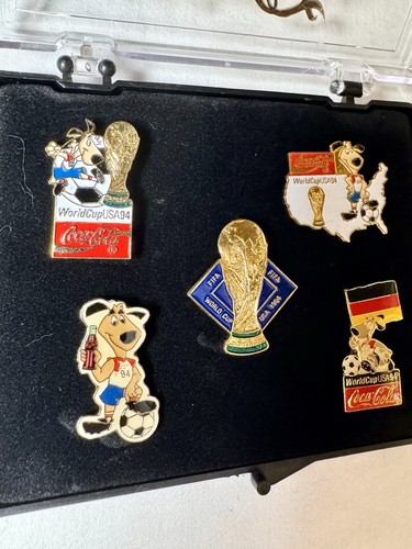 Vtg Set of 5 Coca Cola USA 1994 FIFA World Cup Official Pins by HGL in Case Coke - Picture 5 of 9