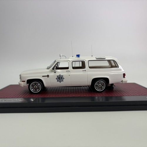 Matrix 1/43 1981 Chevrolet C10 Politie Rotterdam White Resin Car Model - Picture 3 of 12