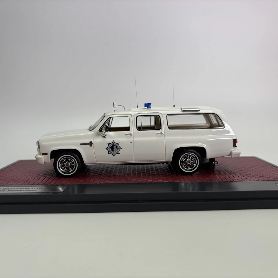 Matrix 1/43 1981 Chevrolet C10 Politie Rotterdam White Resin Car Model - Image 3 of 4