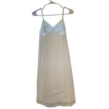 Vanity Fair Cream Slip M L 36/24" Metric 42 Vintage Lace Chest Romantic Elegant