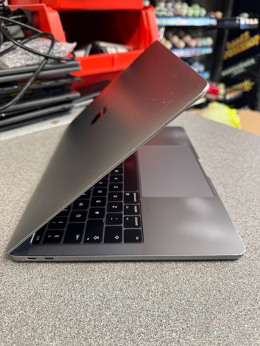 Apple MacBook Pro A1708 Retina 13.3" 2017 Core i5 256GB SSD 8GB Ram 2.3GHz - Picture 10 of 12