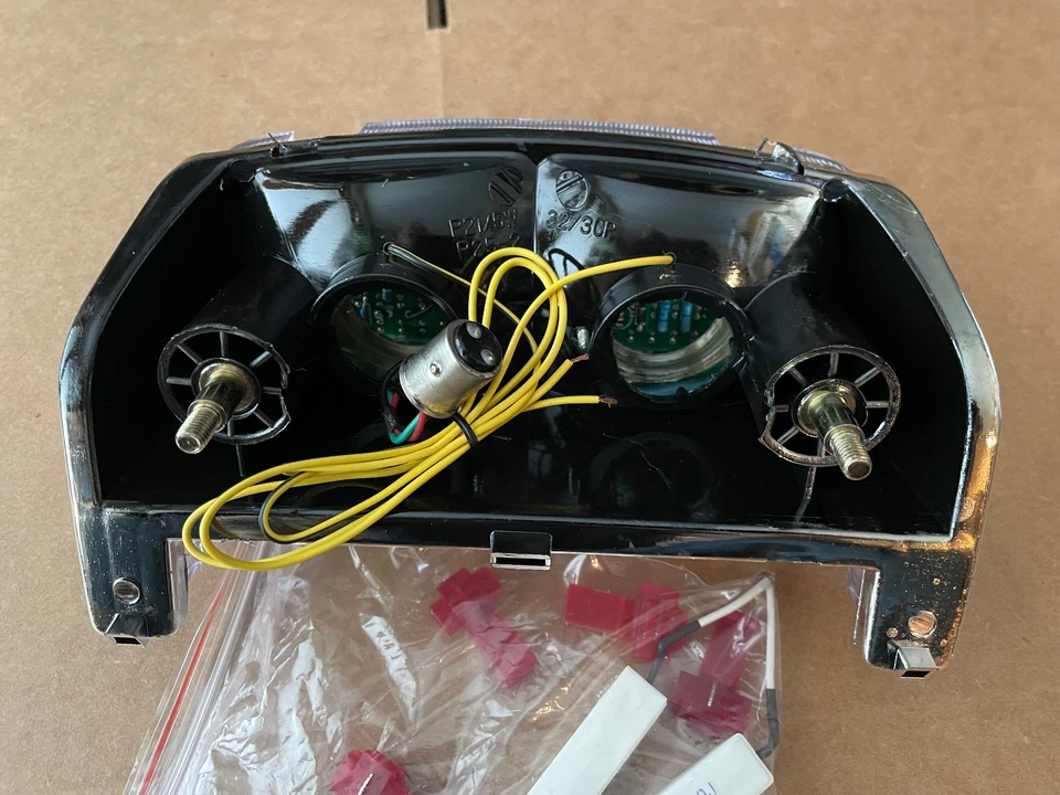 Luces LED traseras integradas, freno, señal de giro 1991-1996 HONDA CBR 600 F2 F3 Foto 2 de 3