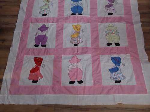 Vintage Fabrics Sunbonnet Sue Hand Appliqued Pink Sashing Quilt Top 12 Patch - Picture 2 of 6