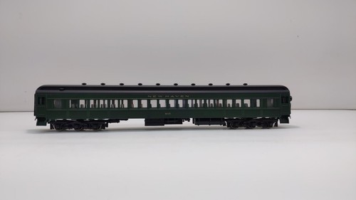 Spectrum 89202 HO Scale New Haven Coach Car LN/Box - Picture 2 of 7