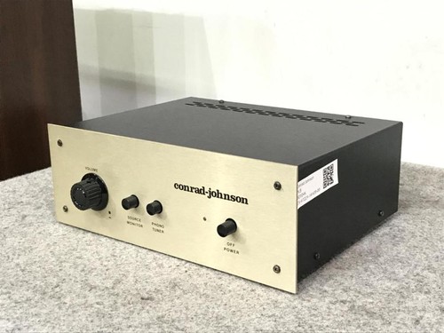 Conrad Johnson PV3 Vacuum Tube Control Amplifier Preamplifier - Picture 3 of 14