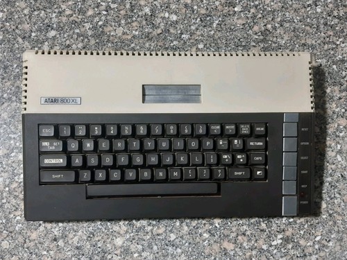 Atari 800 xl Home Computer very Rare (PAL) ( working ) + Manuals + Power Supply - Afbeelding 3 van 24