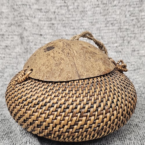 Handwoven Rattan Basket with Coconut Shell Lid Rope Handle Lidded Storage Decor - Picture 7 of 9