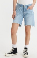 Pantaloncini da donna Levi's 501® '90s shorts Ribcage Straight Jean Shorts blu chiaro W31
