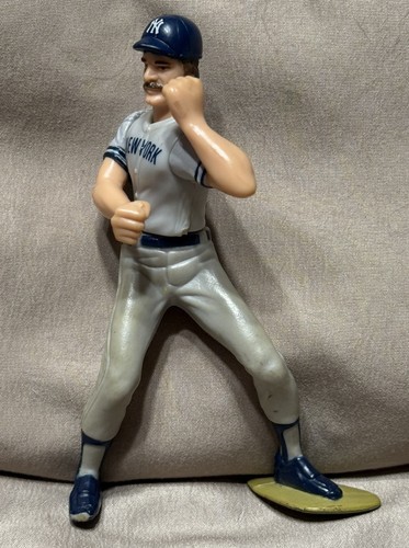 DON MATTINGLY~N.Y. YANKEES~1988 SLU STARTING LINEUP LOOSE FIGURE - Picture 2 of 4
