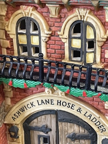 Dept 56 Dickens Village Ashwick Lane Hook And Ladder Fire Station 1997 Retired - Picture 17 of 23