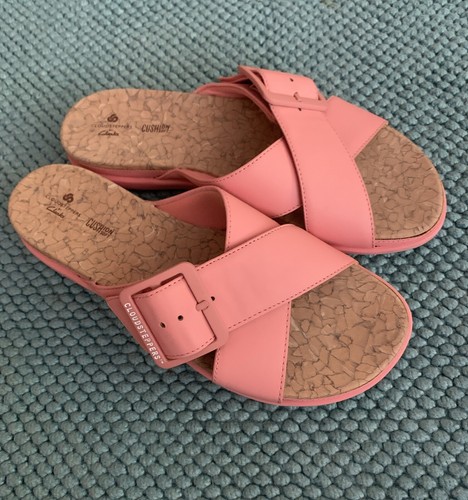 Clarks Damen Cloud Steppers Junishell Schnalle Slipper Sandalen Pantoletten rosa Gr. 8,5