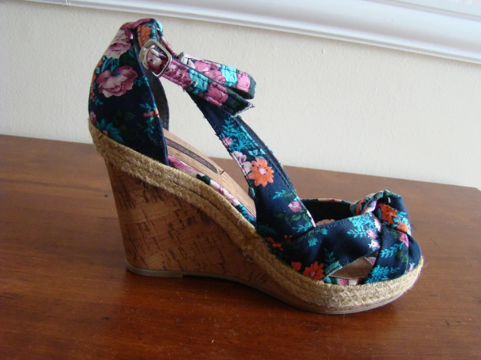 Материал девочки женщин туфли нам размер 8 M цветочный на танкетке сандалии ткани темно-зеленый и т. д. - Изображение 4 из 4