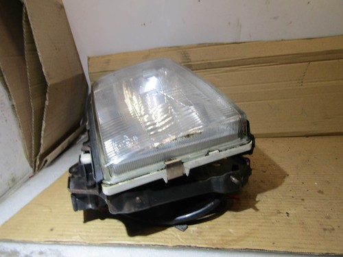 Isuzu Trooper Duty Mk2 right front headlight headlamp SEE PICS!! - Picture 9 of 10