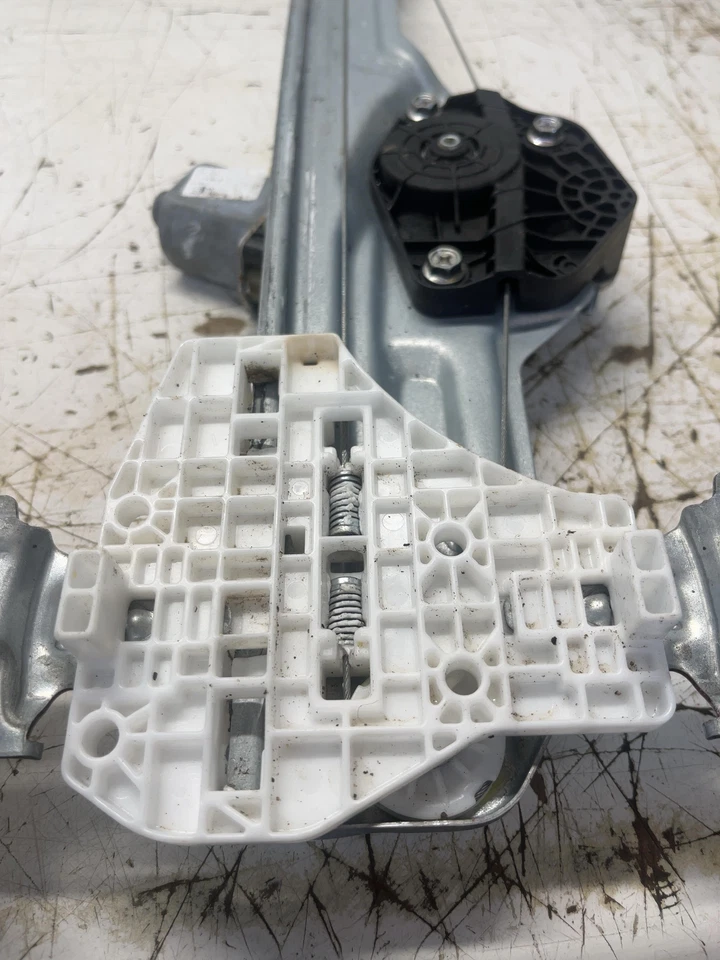 07-14 CHEVY SILVERADO 2500 Right Rear Regulator Crew Cab Electric Oe# 20945141 - Изображение 2 из 4