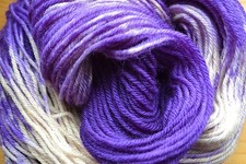 CREATIVE HAND-DYED YARNS 100% machine washable pure new wool 50g hank purple