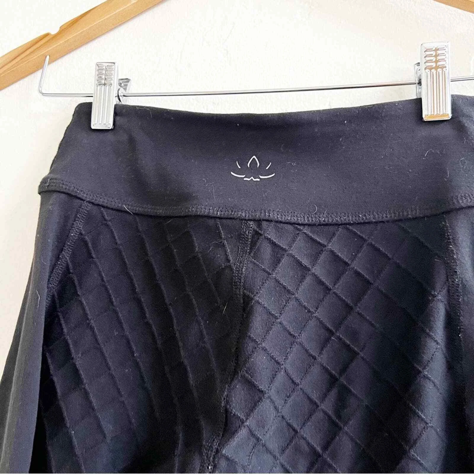 beyond-yoga textured ankle leggings