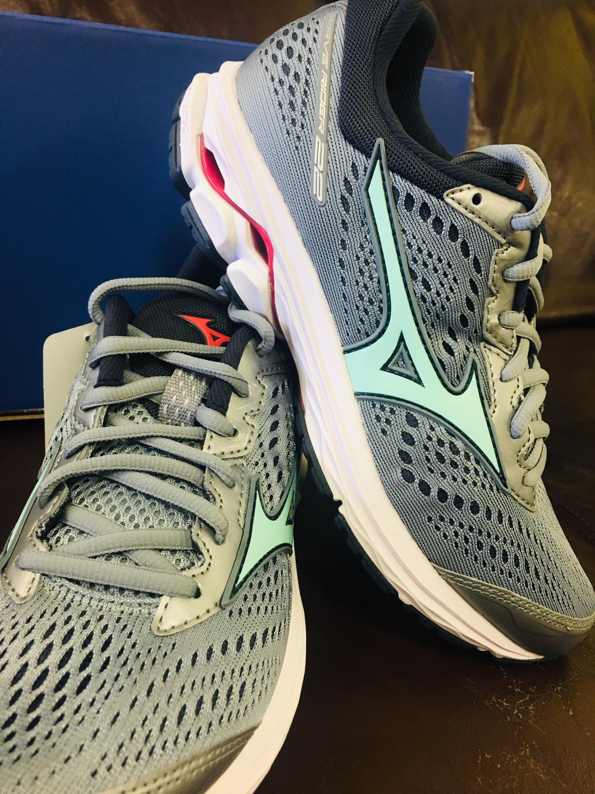 BRAND NEW IN IN IN BOX MIZUNO WAVE RIDER 22 WOMENS RUNNING SHOES GREY TEAL PINK 135 f1a311 BRAND NEW IN IN IN BOX MIZUNO WAVE RIDER 22 WOMENS RUNNING SHOES GREY TEAL PINK 135 f1a311