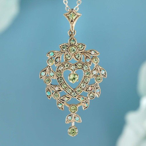 9K Gold Natural Peridot and Opal Vintage Style Floral Heart Pendant  - Foto 1 di 6