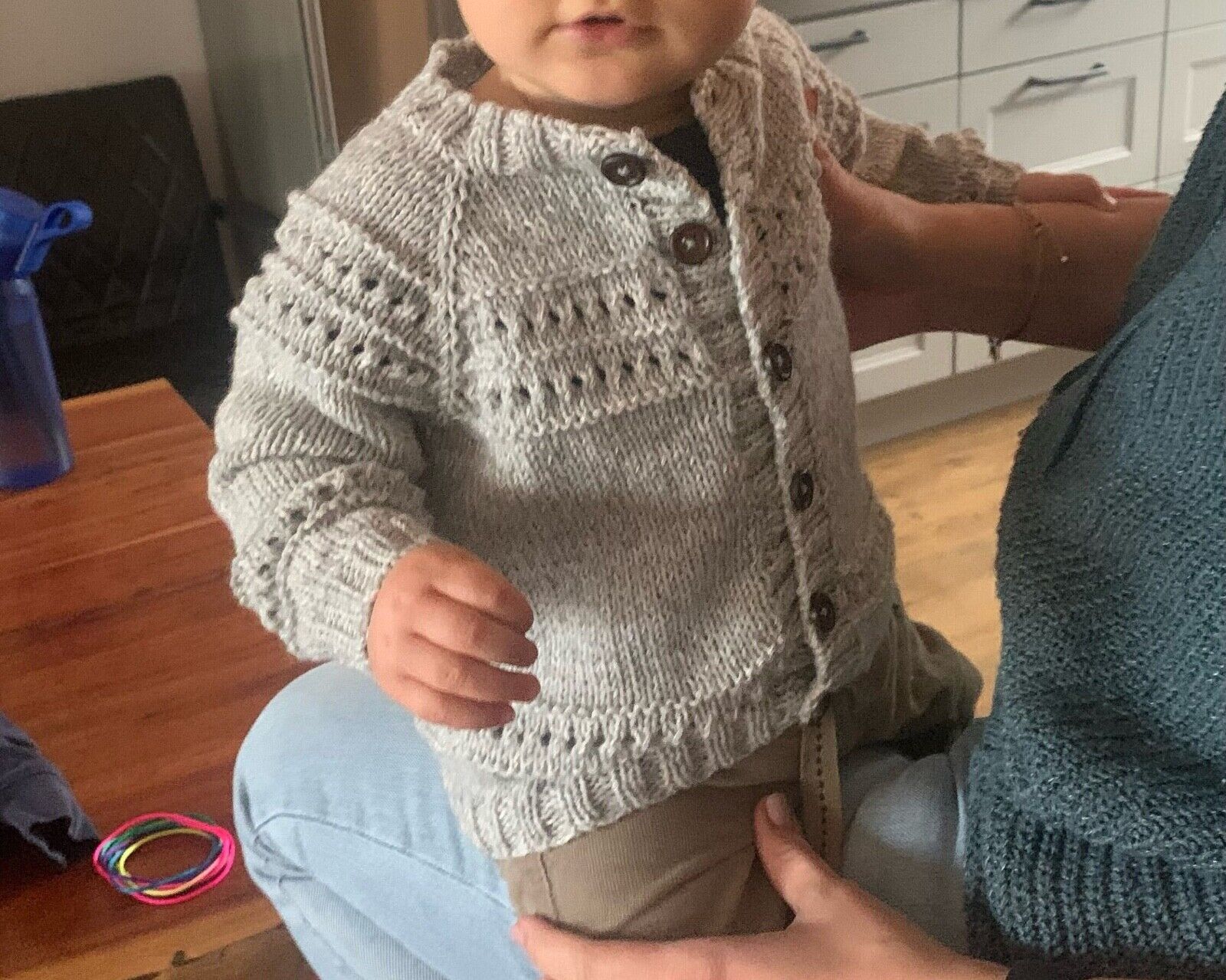 Strickanleitung Strickjacke für Babys und Kinder 0 - 6 Jahre Deutsch Download