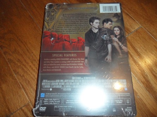 The Twilight Saga: New Moon Collector's Tin DVD 2 Disc Widescreen 2010 - Foto 2 di 5
