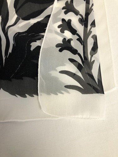 Foulard Sciarpa In Seta Floreale Bianco E Nero Nuovo Regalo Per Donna FO379 - Foto 10 di 12
