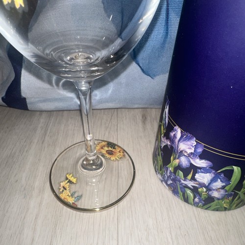 Van Gogh Museum WINE Glass Sunflower design collectible Art piece - Picture 7 of 12