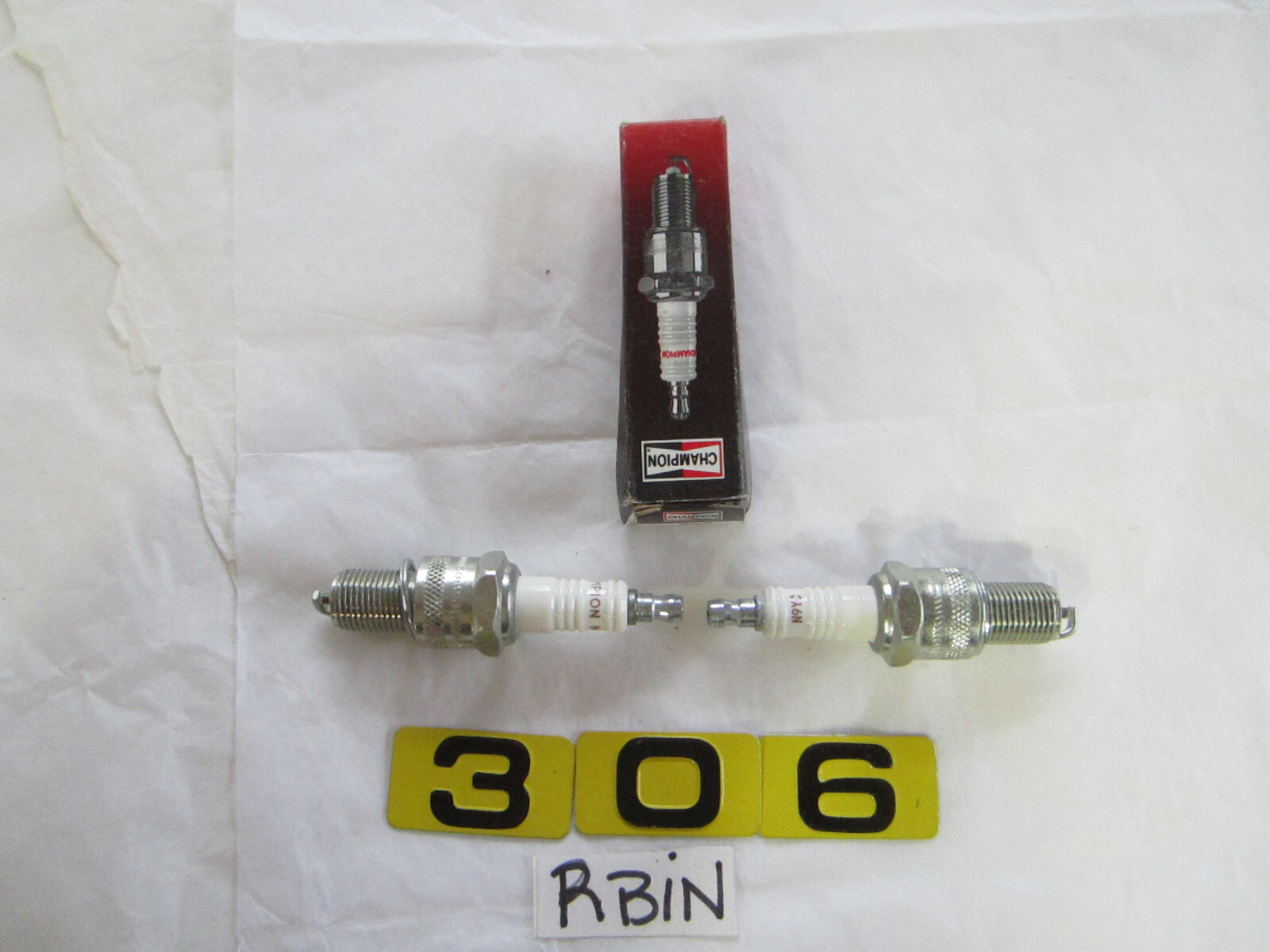 CHAMPION 300 N9YC COPPER PLUS SPARK PLUG   LOT OF 2