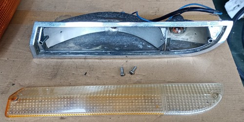 Peugeot 504 front sidelights indicators - Picture 7 of 9