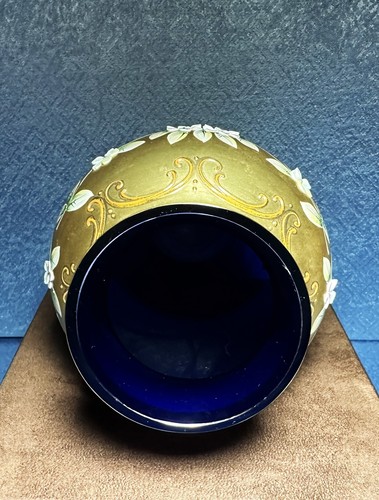 VINTAGE VENETIAN MURANO COBALT BLUE GLASS GOLD OVERLAY AND ENAMEL VASE - Picture 5 of 6