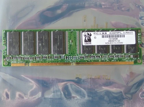 Micron MT48LC16M8A2-75 256MB PC133 CL3 168-pin DIMM SDRAM