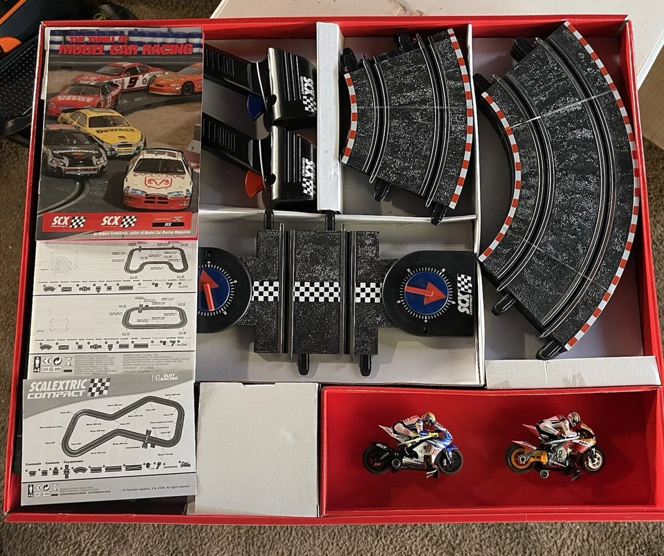 SCX Compact, MotoGP Motorcycle Racing Set, NOS, Valentino Rossi, Vr46, Pedrosa Foto 3 de 4