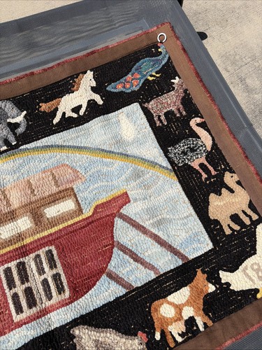 Antigua alfombra de trapo gancho vintage Arca de Noé firmada y fechada único dueño para no fumadores - Imagen 14 de 14