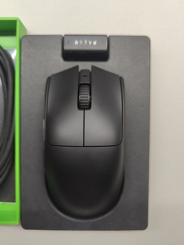 Razer Viper V3 Pro Wireless Esports Gaming Mouse - Lightweight Symmetrical - Picture 3 of 9