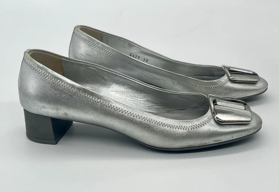 PRADA Mujer’s Zapatos Plateados Talla 7 EU 38 Cuero Tacones Bloque Bombas Informales Carrera Foto 2 de 4