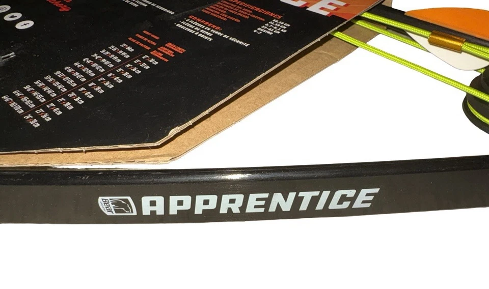 NUEVO JUEGO DE ARCO JUVENIL OSO APRENDIZ DERECHO CON 2 FLECHAS Y REPOSAFLECHAS FLO VERDE EDADES 4-7 Foto 3 de 4