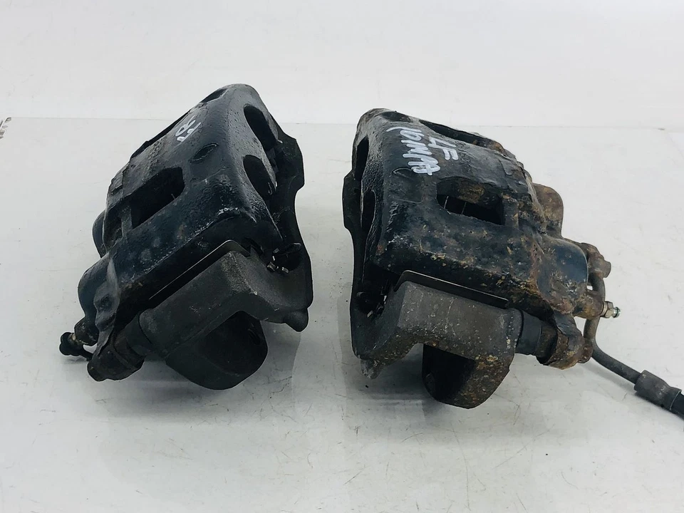 JUEGO DE PINZAS DE FRENO ABS DELANTERAS DERECHA E IZQUIERDA CHEVROLET IMPALA LIMITED 14-16 OEM Foto 3 de 4