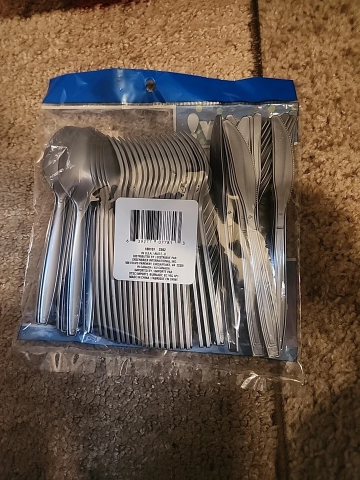 Combo de cubiertos de plástico PLATEADO (cucharas, tenedores y cuchillos) 48 piezas RAIDER fiesta Foto 2 de 2