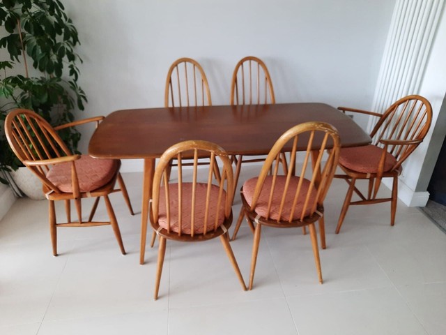 Ercol dining table and 6 chairs with original cushions GU9069 Ercol dining table and 6 chairs with original cushions GU9069