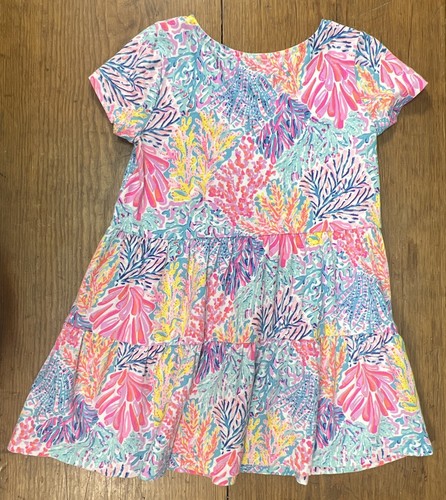 Lilly Pulitzer Girl’s Sz 4 Geanna Swing Lilly Print 3 Tiered Dress - Picture 7 of 7