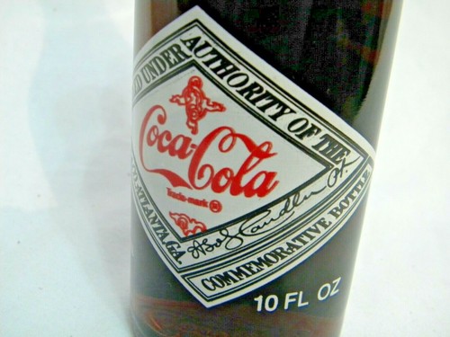BOTELLA COMERCIAL DE COCA COLA 1908-1983 STAUNTON 75o contenido original y gorra - Imagen 4 de 4