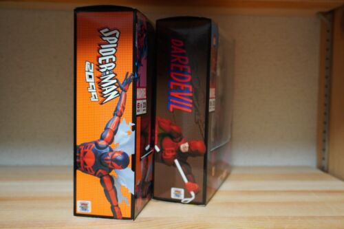 MEDICOM SPIELZEUG MAFEX Nr.239 SPIDER-MAN 2099 & Nr.223 DAREDEVIL COMIC Ver. Set - Bild 3 von 11