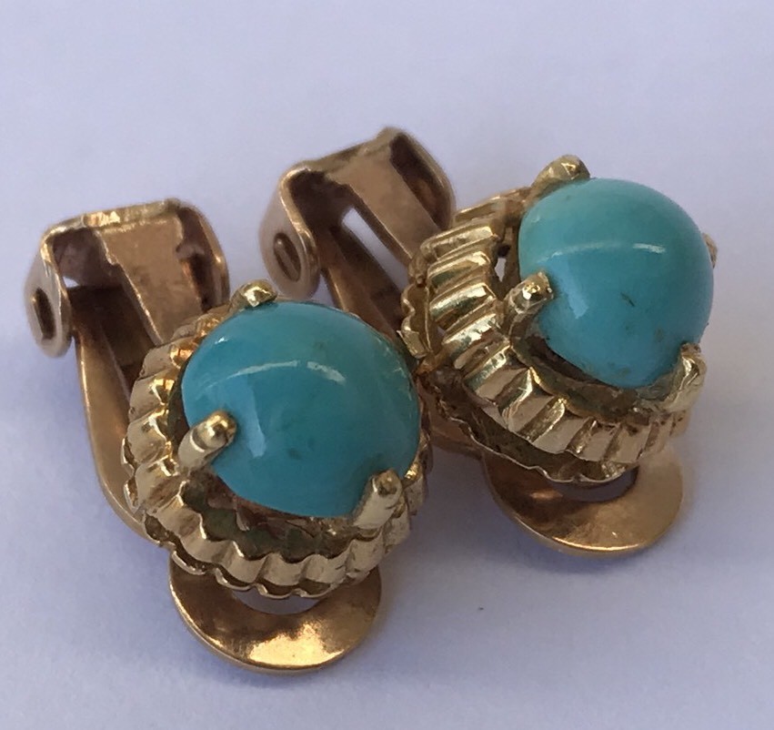 VINTAGE 14K YELLOW gold 6.2MM PERSIAN TURQUOISE CLIP EARRINGS VINTAGE 14K YELLOW gold 6.2MM PERSIAN TURQUOISE CLIP EARRINGS