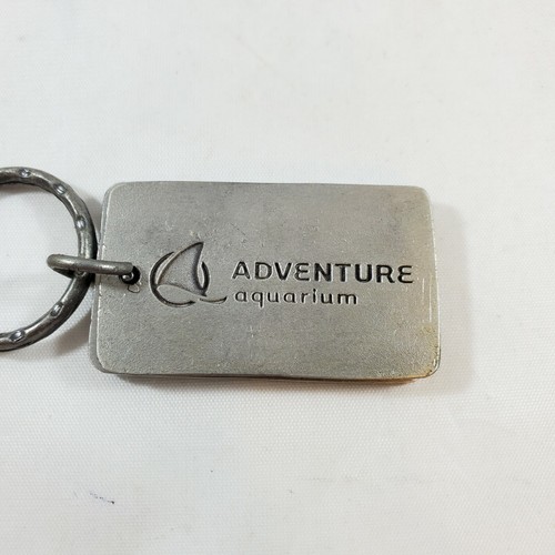 Adventure Aquarium 2 Piece Shark Metal Keychain Camden NJ Souvenir - Picture 8 of 9