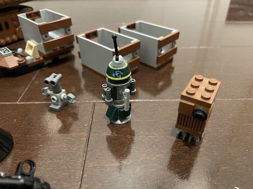 LEGO Star Wars 75059 Sandcrawler UCS Set with Minifigures Ultimate Collector's - Picture 9 of 14