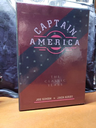Captain America: The Classic Years Vol 1+2 w/ Slipcase HC VF-NM Recalled Edition - Picture 2 of 9