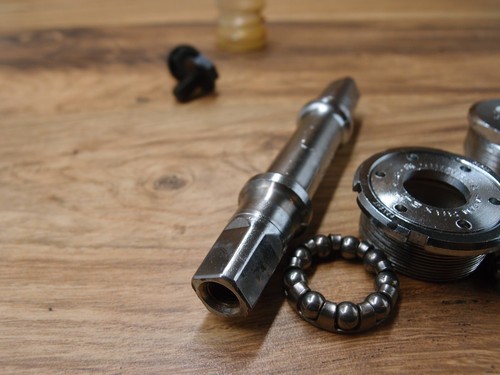 Shimano Dura Ace bottom bracket One Key Release VIA Japan 119 mm ITA 1981 - Picture 12 of 16