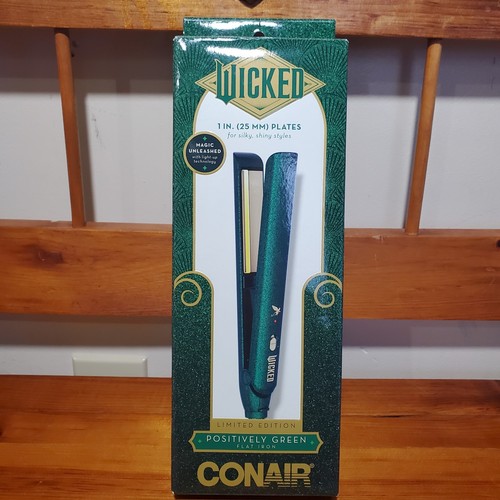 Wicked Movie Limited Edition Positively Green Flat Iron Conair Limited Edition - Picture 1 of 15