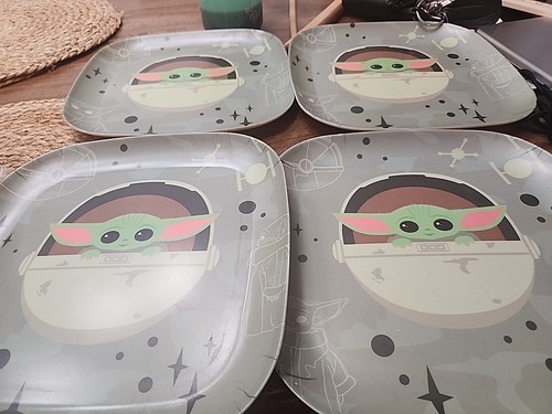 4 STAR WARS Plastic/Melamine Square 9.75 X 9.75 Baby Yoda Plates Disney - Picture 5 of 8